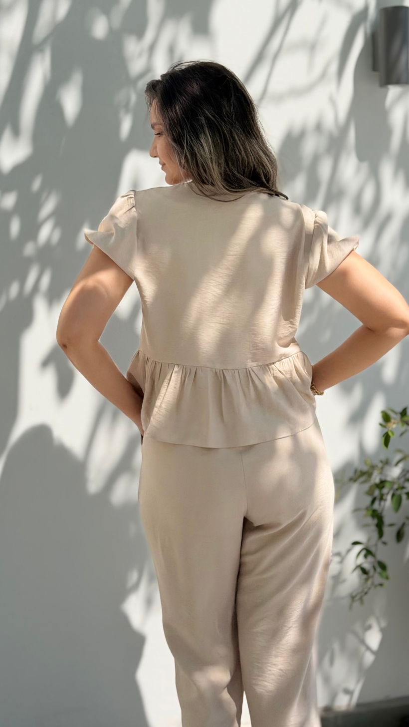 BEIGE TOP WITH RUFFLE -Μπεζ τοπ με βολάν