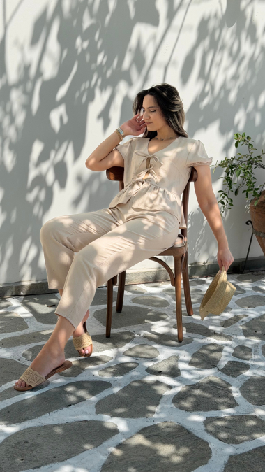 BEIGE TOP WITH RUFFLE -Μπεζ τοπ με βολάν